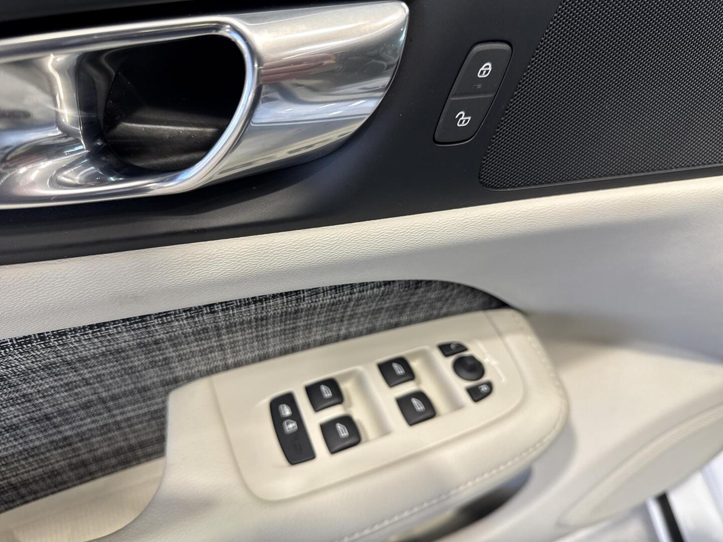 VOLVO V60 2020