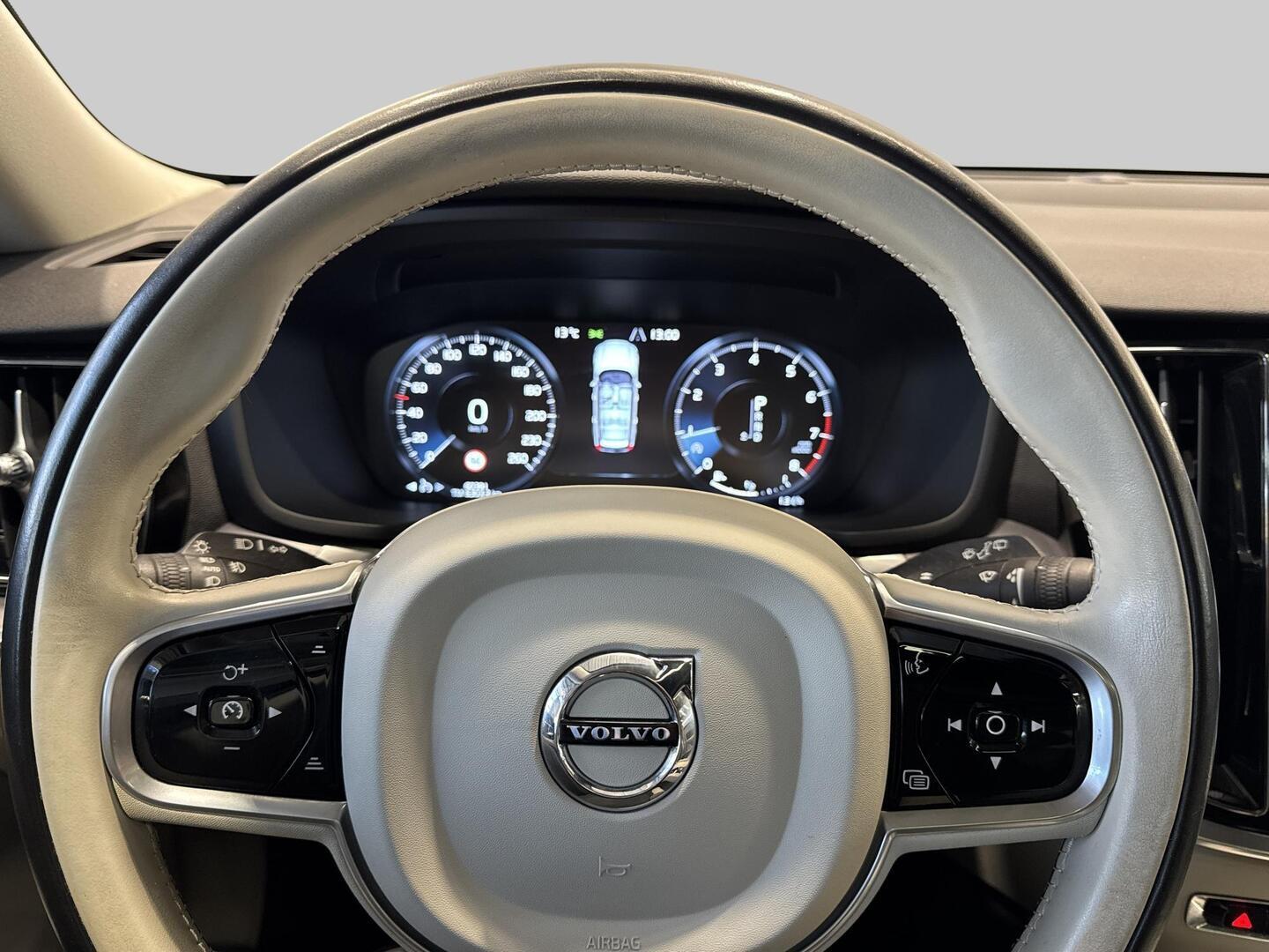 VOLVO V60 2020