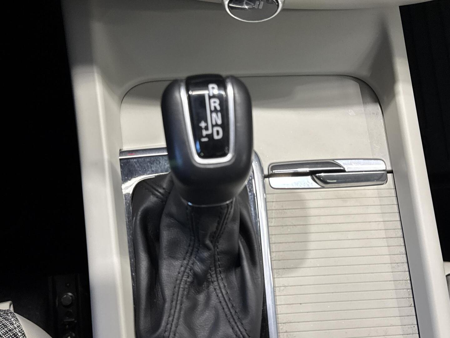 VOLVO V60 2020