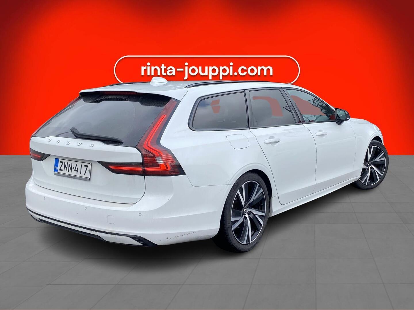 VOLVO V90 2021