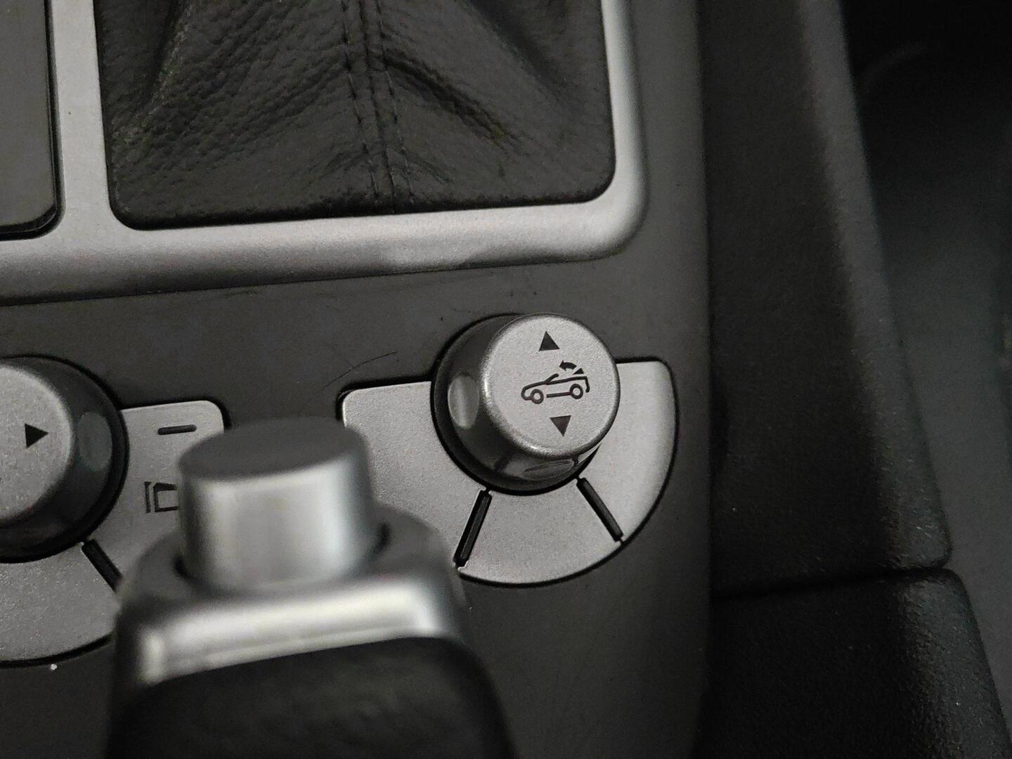 MERCEDES-BENZ SLK 2004