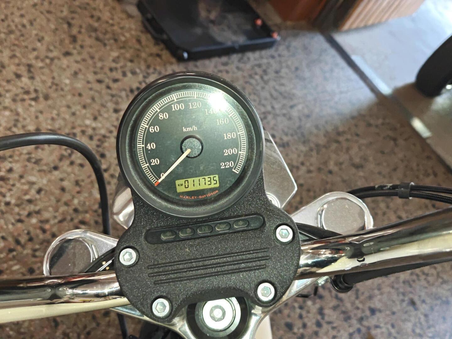 HARLEY-DAVIDSON Sportster 2013