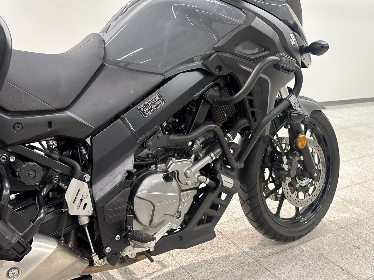SUZUKI DL 2020
