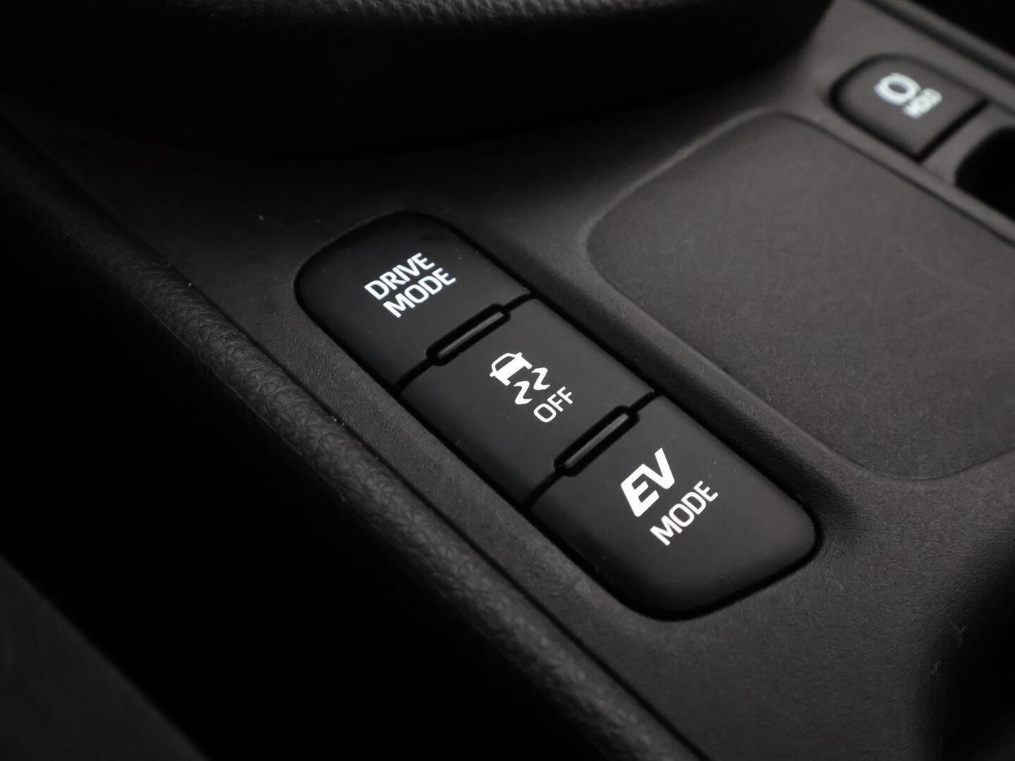 TOYOTA YARIS CROSS 2025