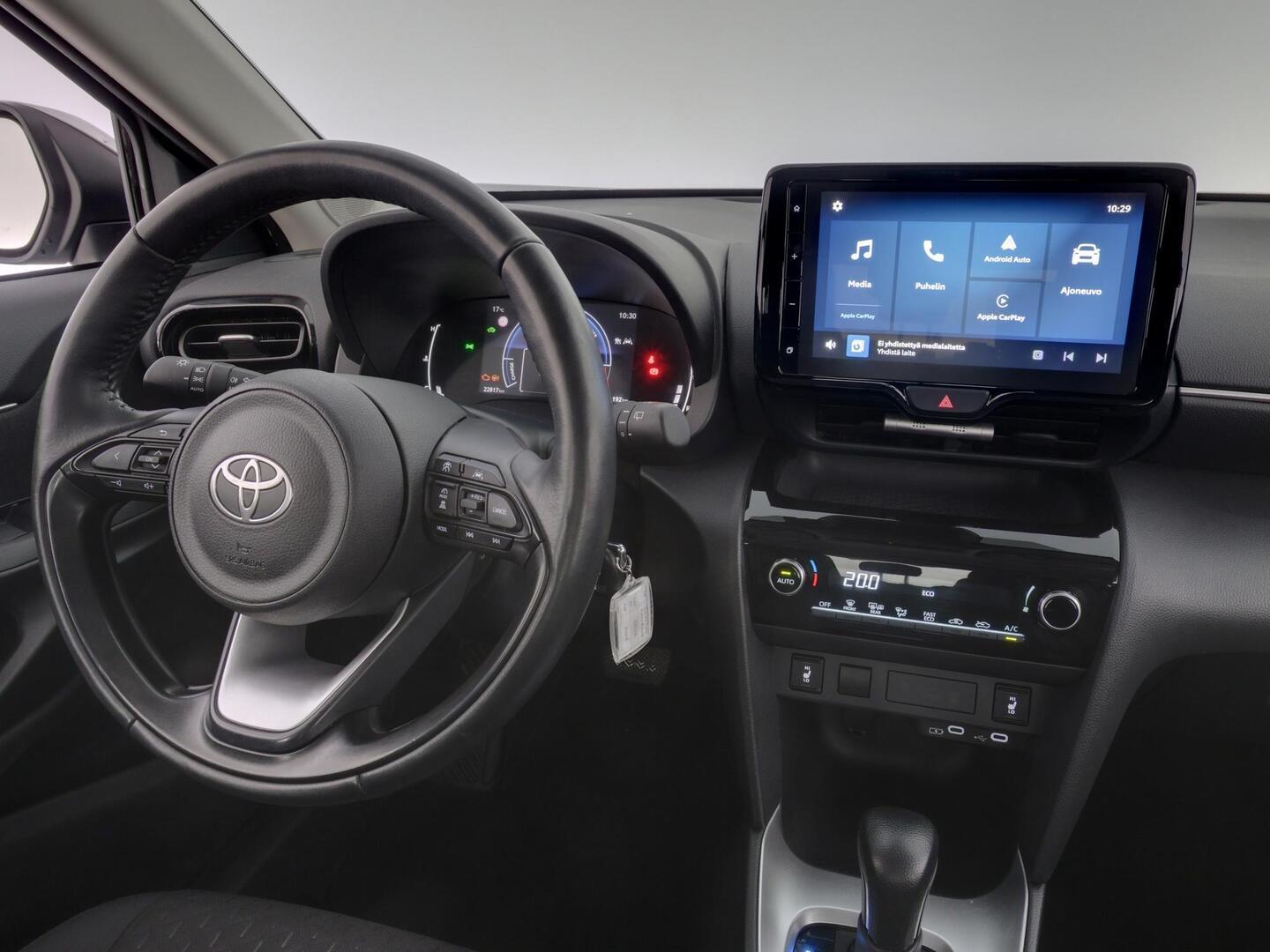TOYOTA YARIS CROSS 2025