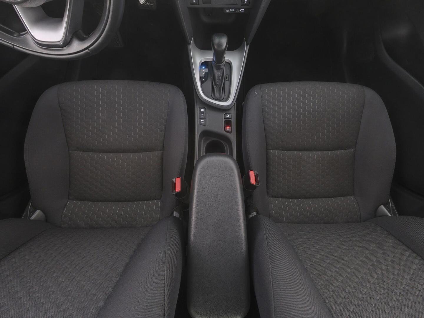 TOYOTA YARIS CROSS 2025