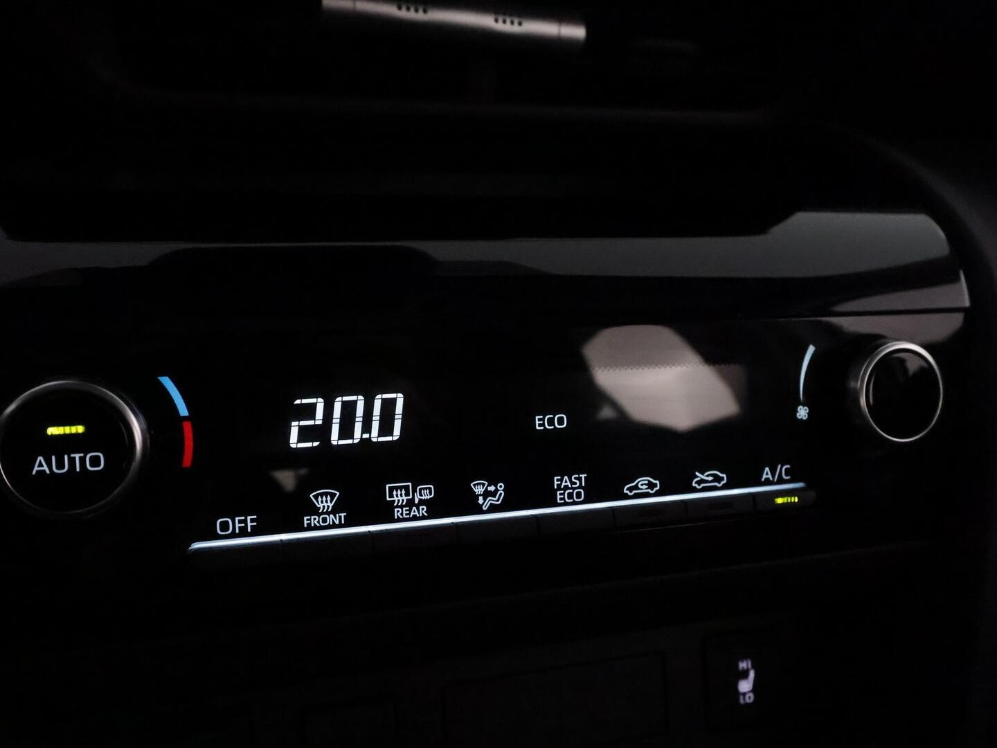 TOYOTA YARIS CROSS 2025