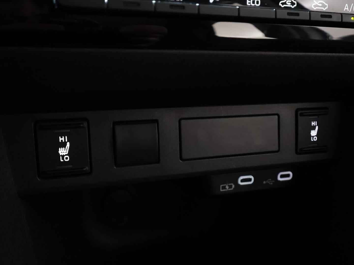 TOYOTA YARIS CROSS 2025