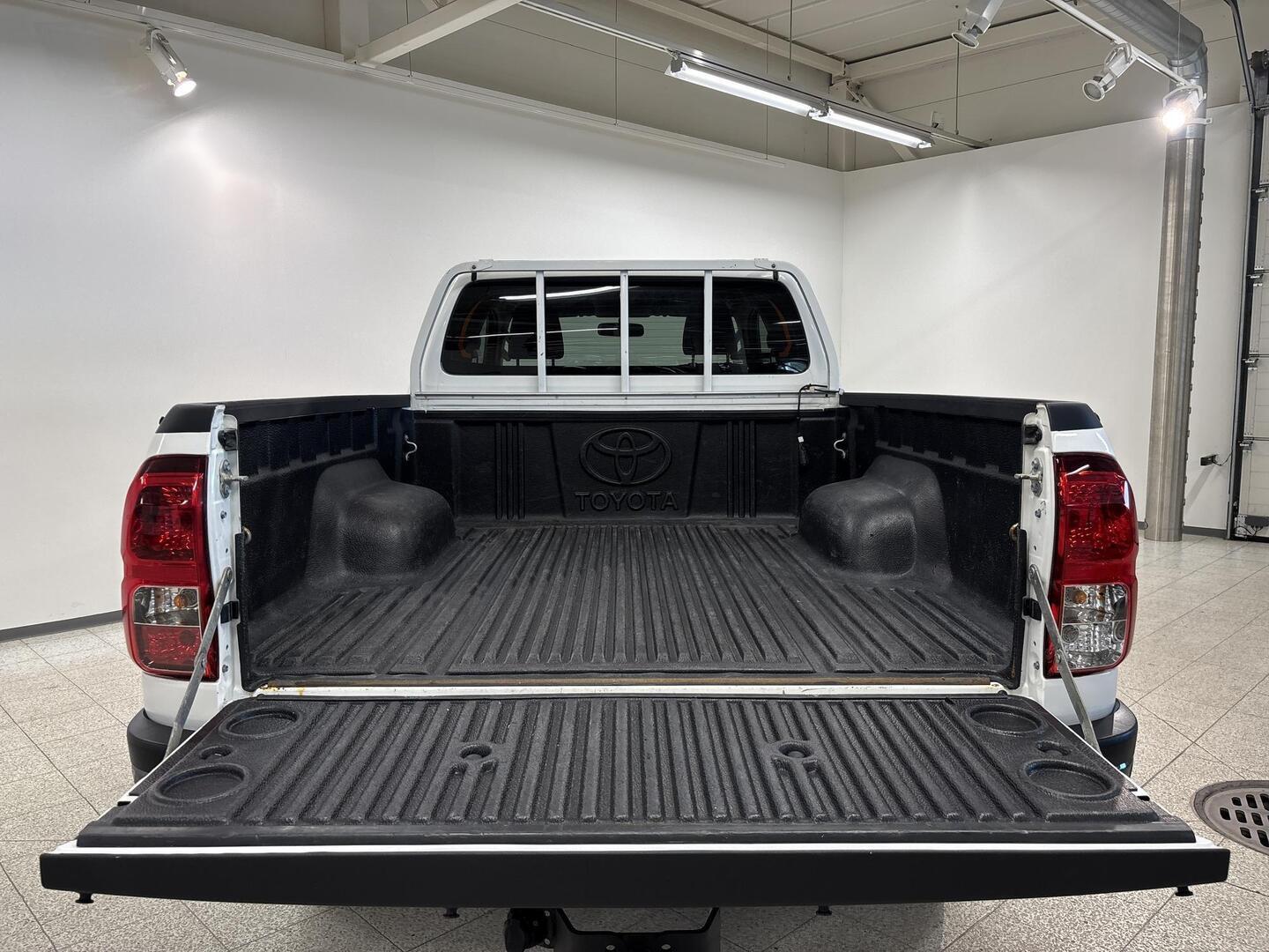 TOYOTA Hilux 2019