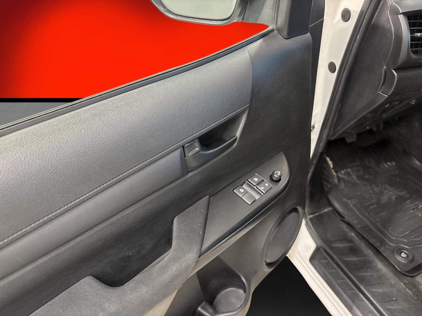 TOYOTA Hilux 2019