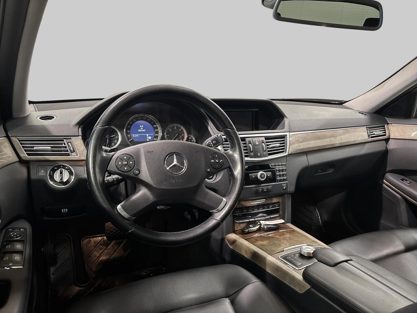 MERCEDES-BENZ E 2010