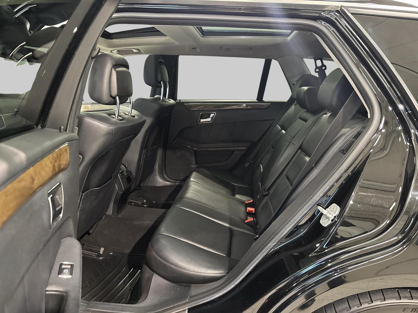 MERCEDES-BENZ E 2010