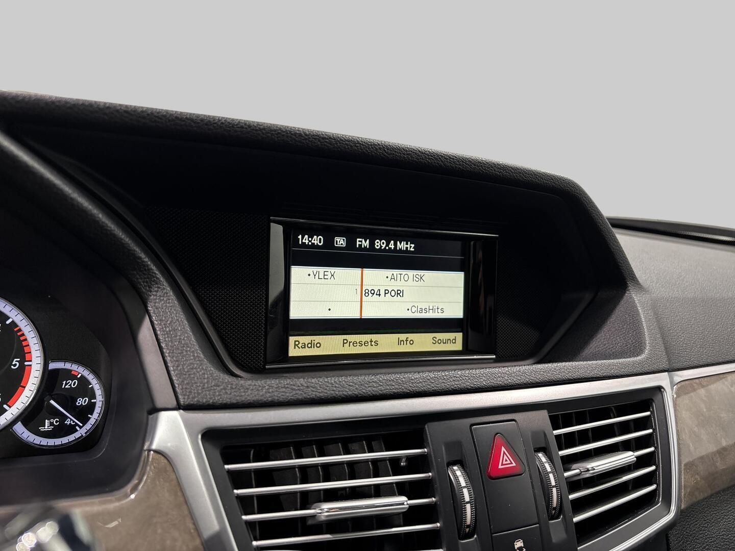 MERCEDES-BENZ E 2010