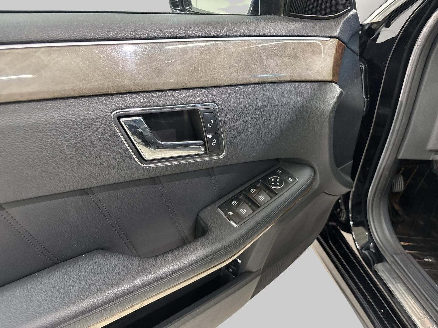 MERCEDES-BENZ E 2010