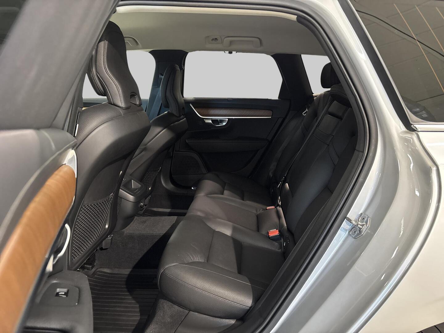 VOLVO V90 2020