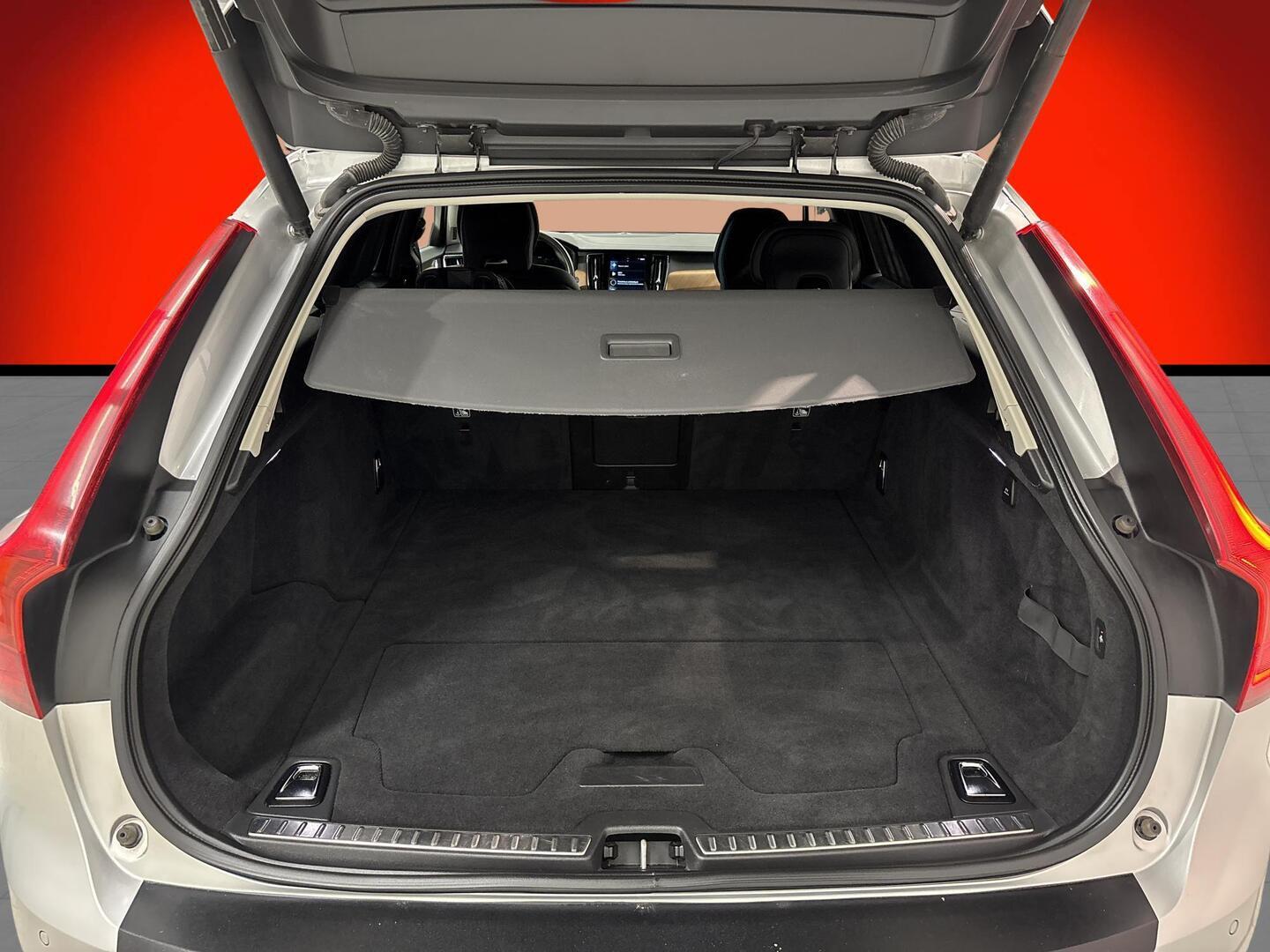 VOLVO V90 2020