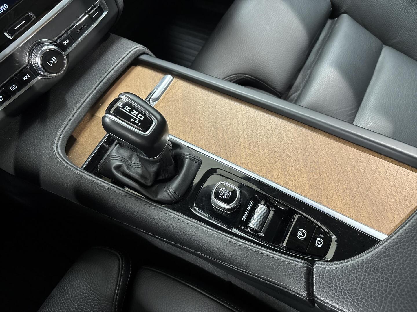 VOLVO V90 2020