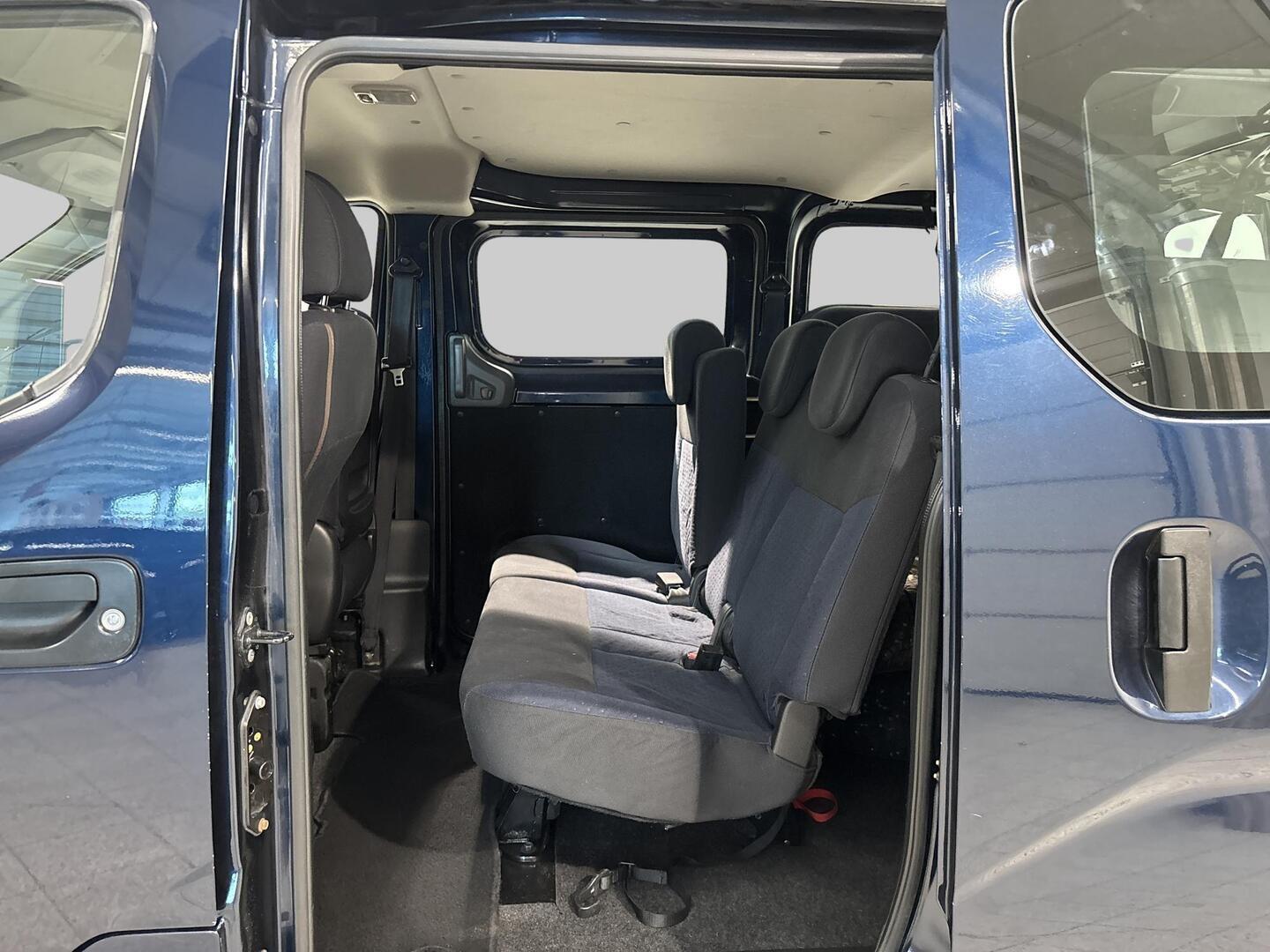 NISSAN NV200 2010