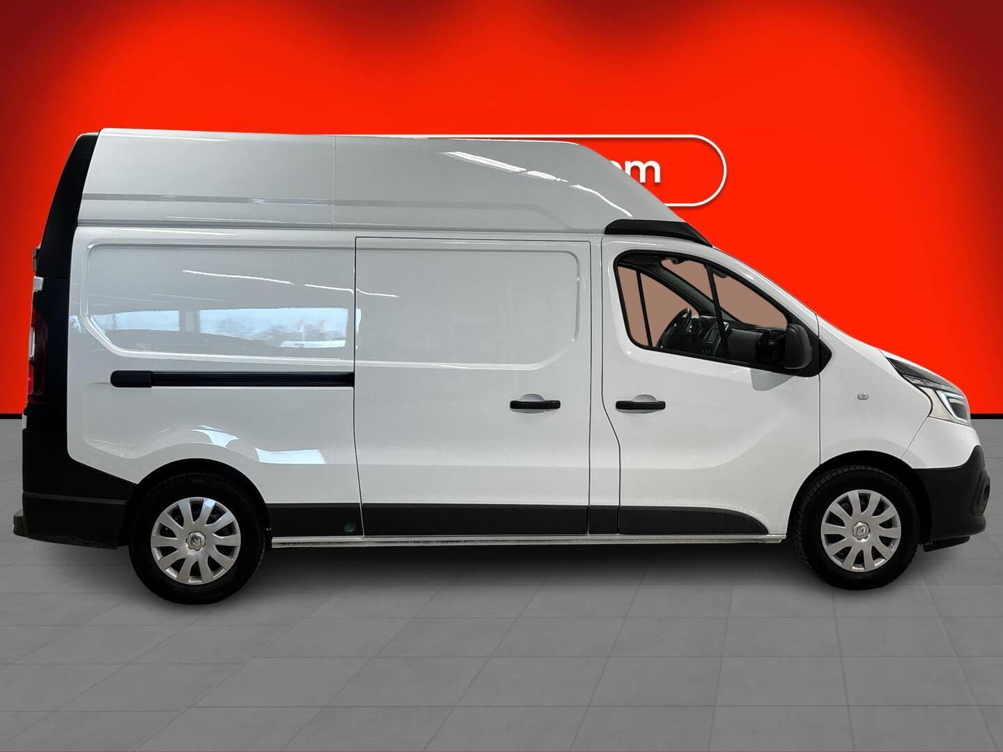 RENAULT TRAFIC 2021