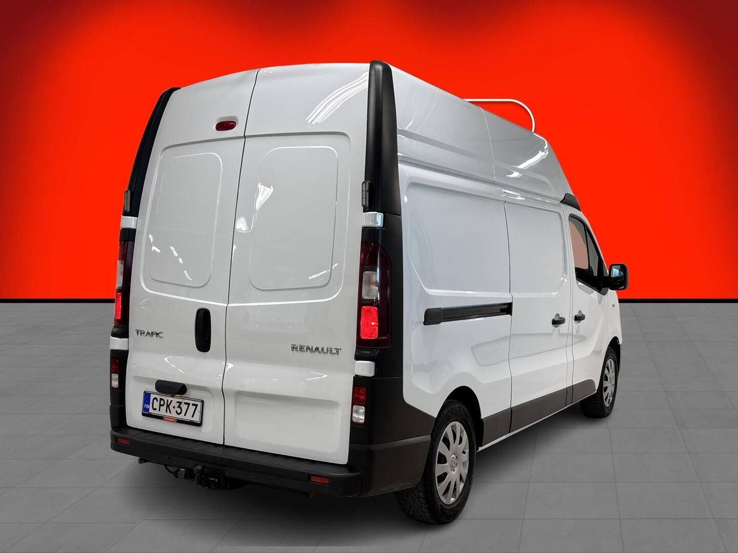 RENAULT TRAFIC 2021