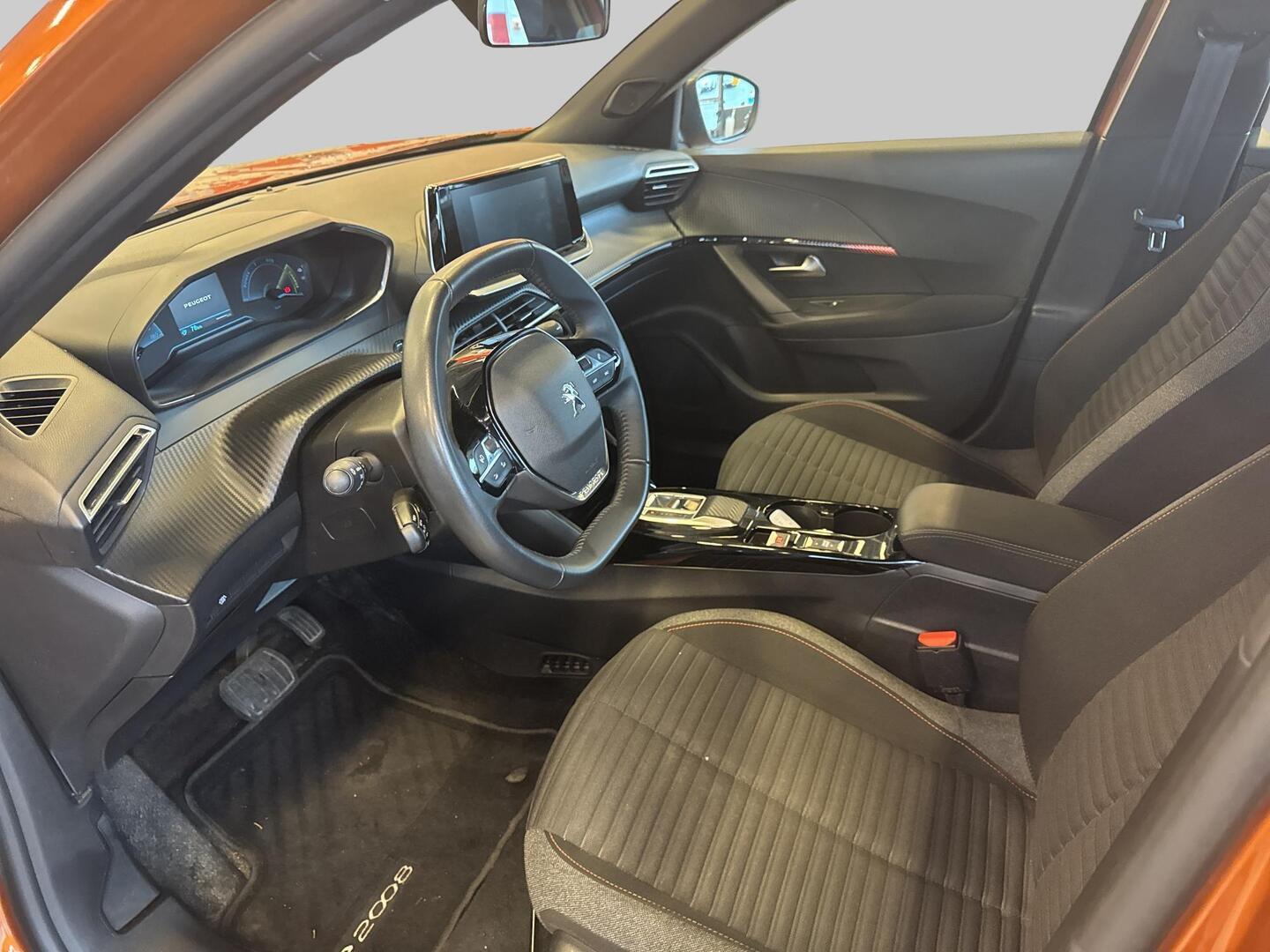 PEUGEOT e-2008 2023
