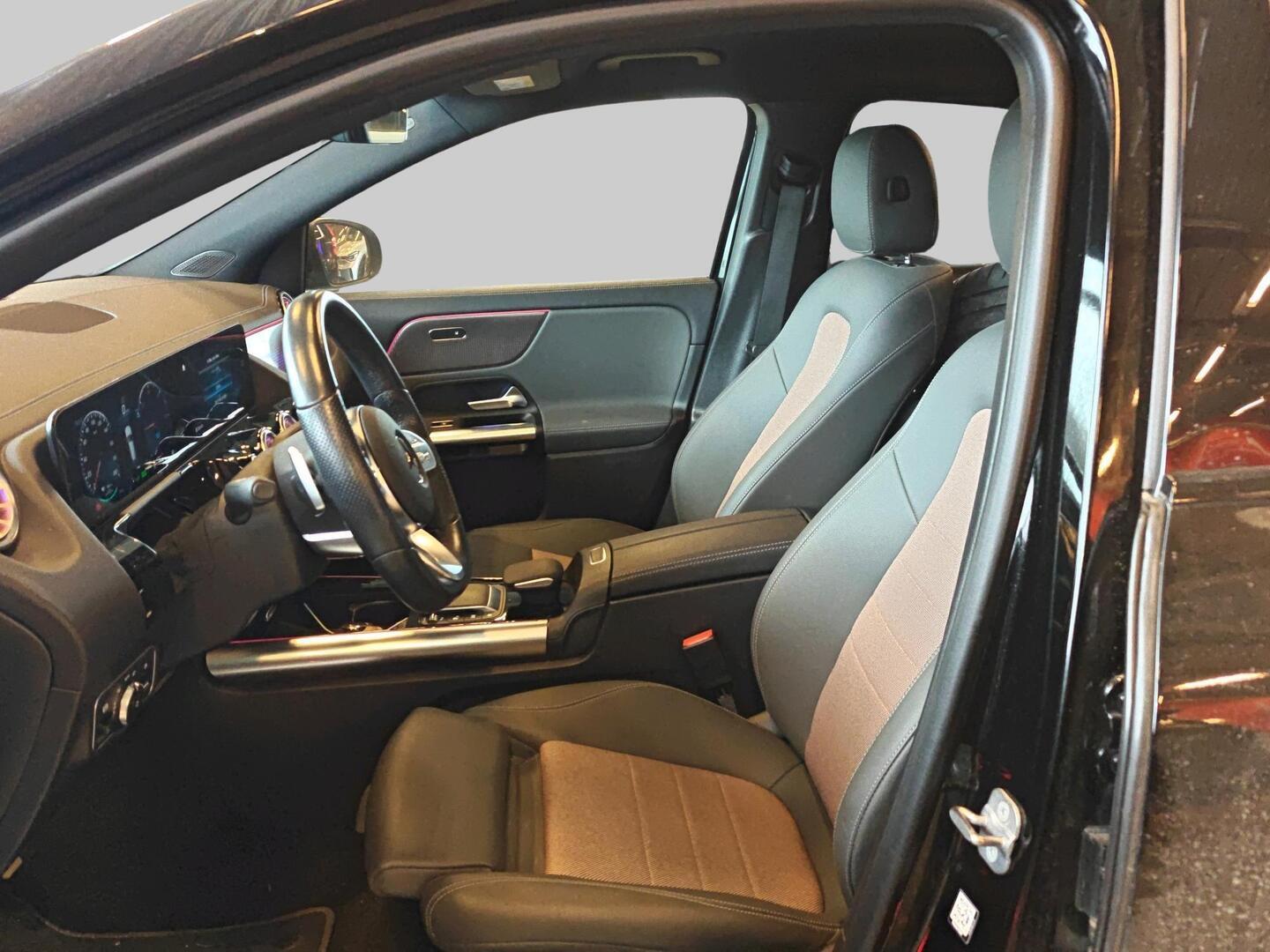 MERCEDES-BENZ EQA 2023