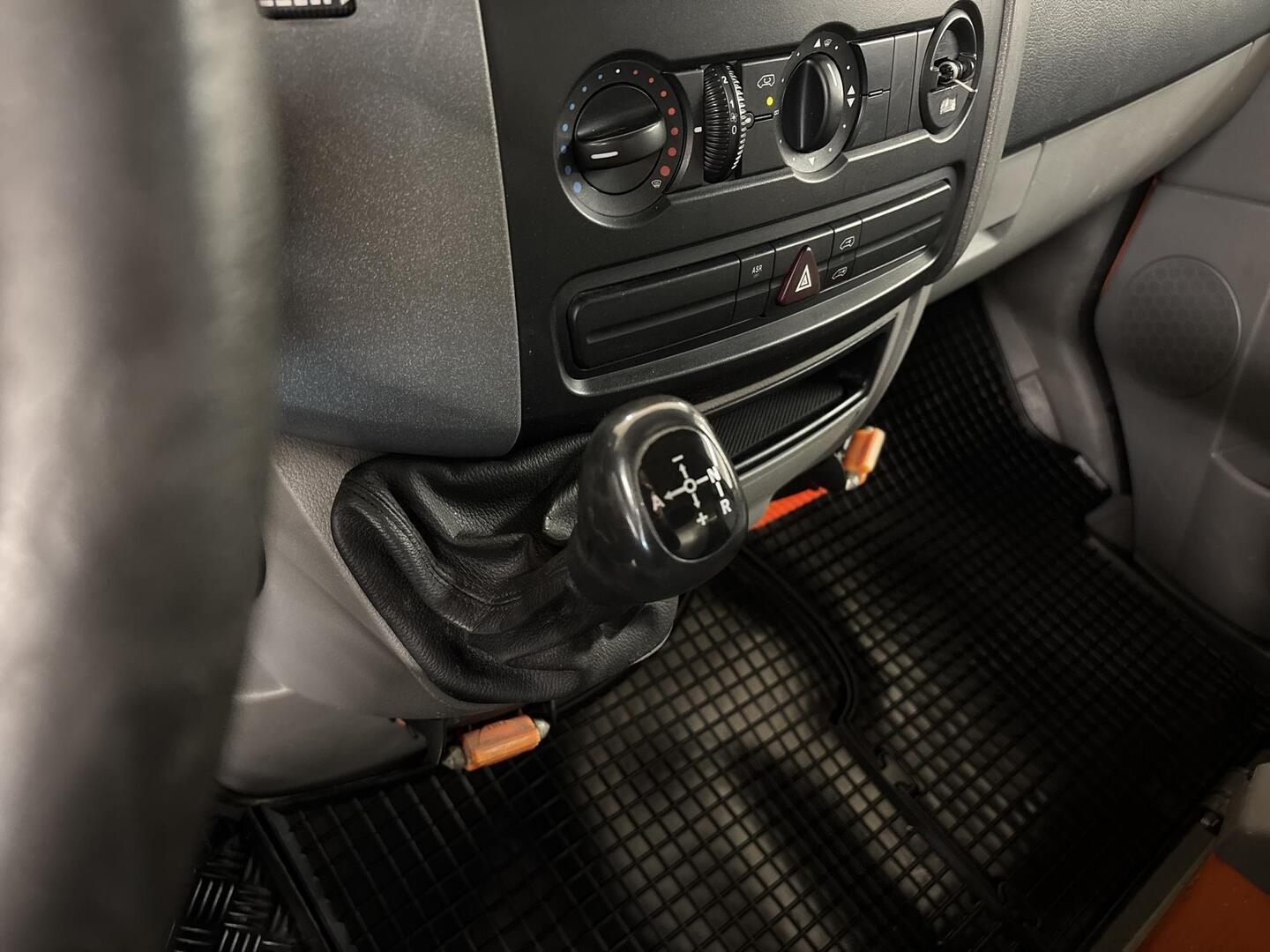 VOLKSWAGEN Crafter 2010