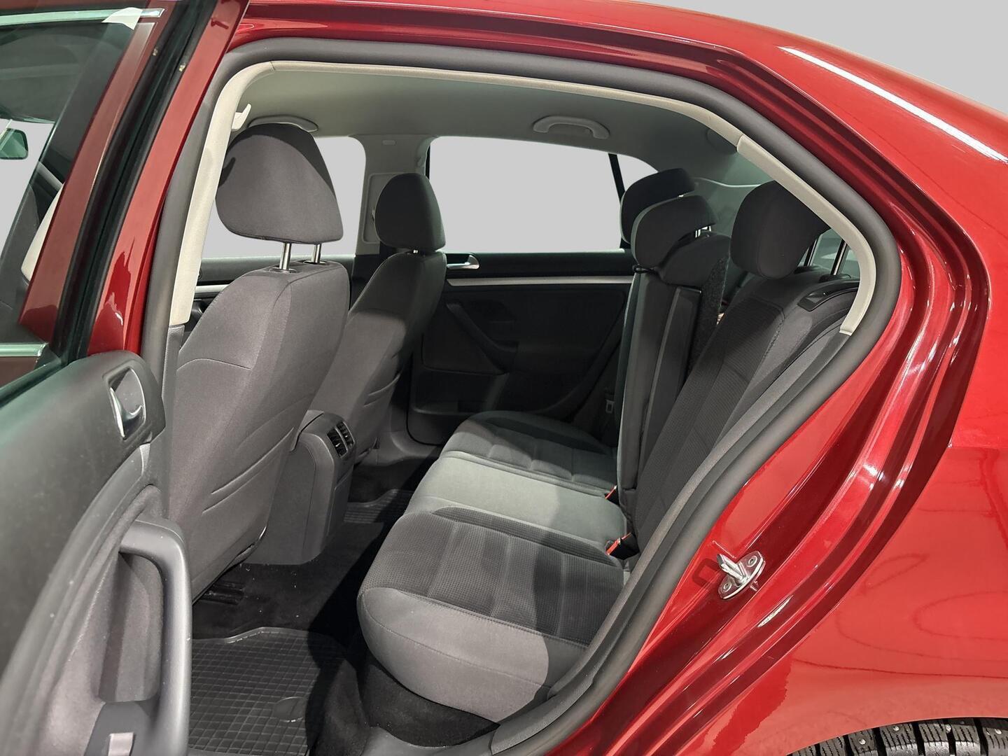 VOLKSWAGEN Jetta 2009