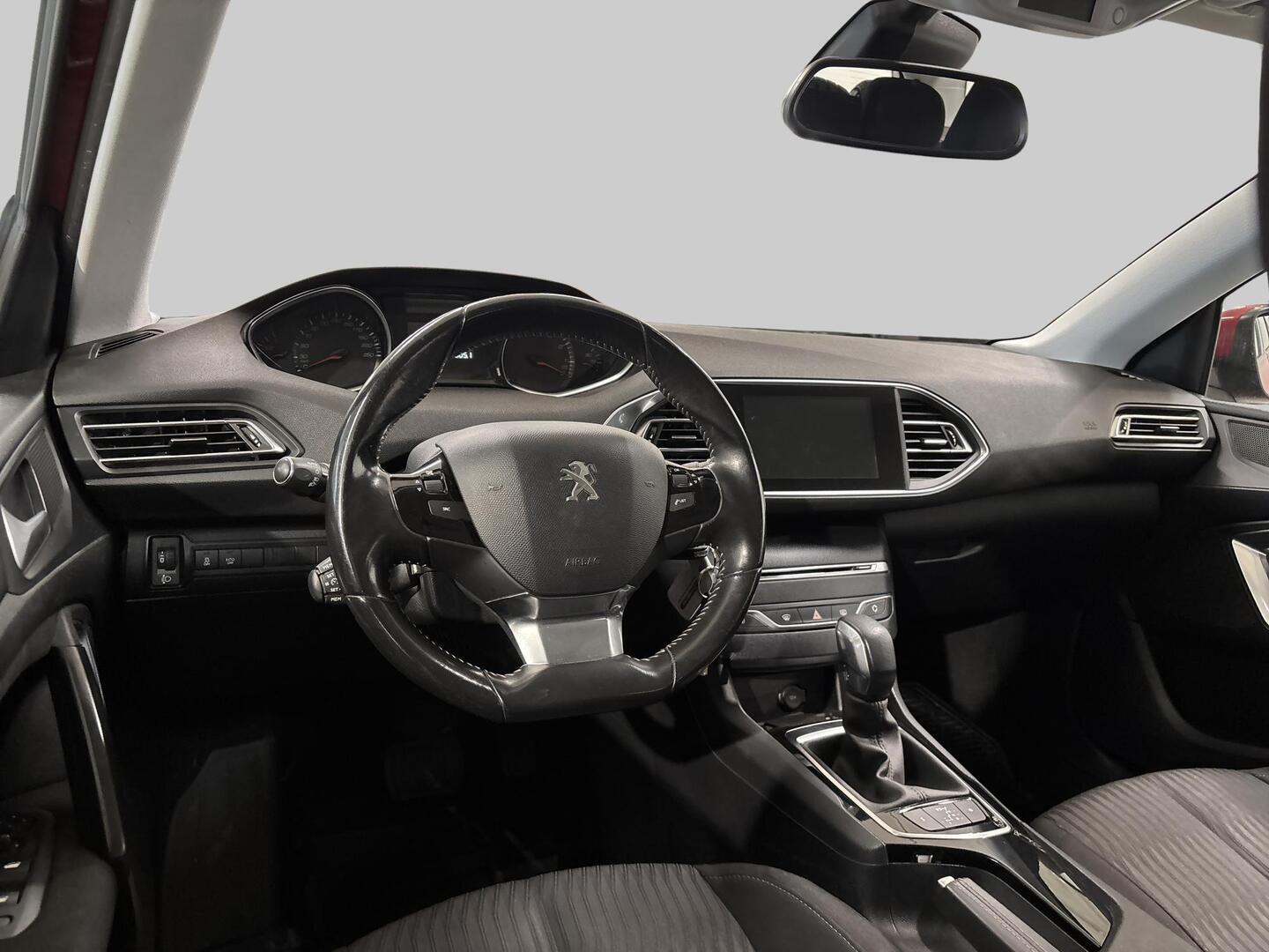 PEUGEOT 308 2015