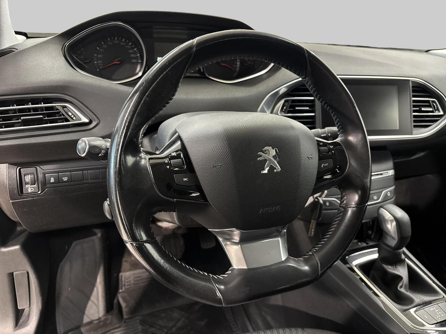 PEUGEOT 308 2015