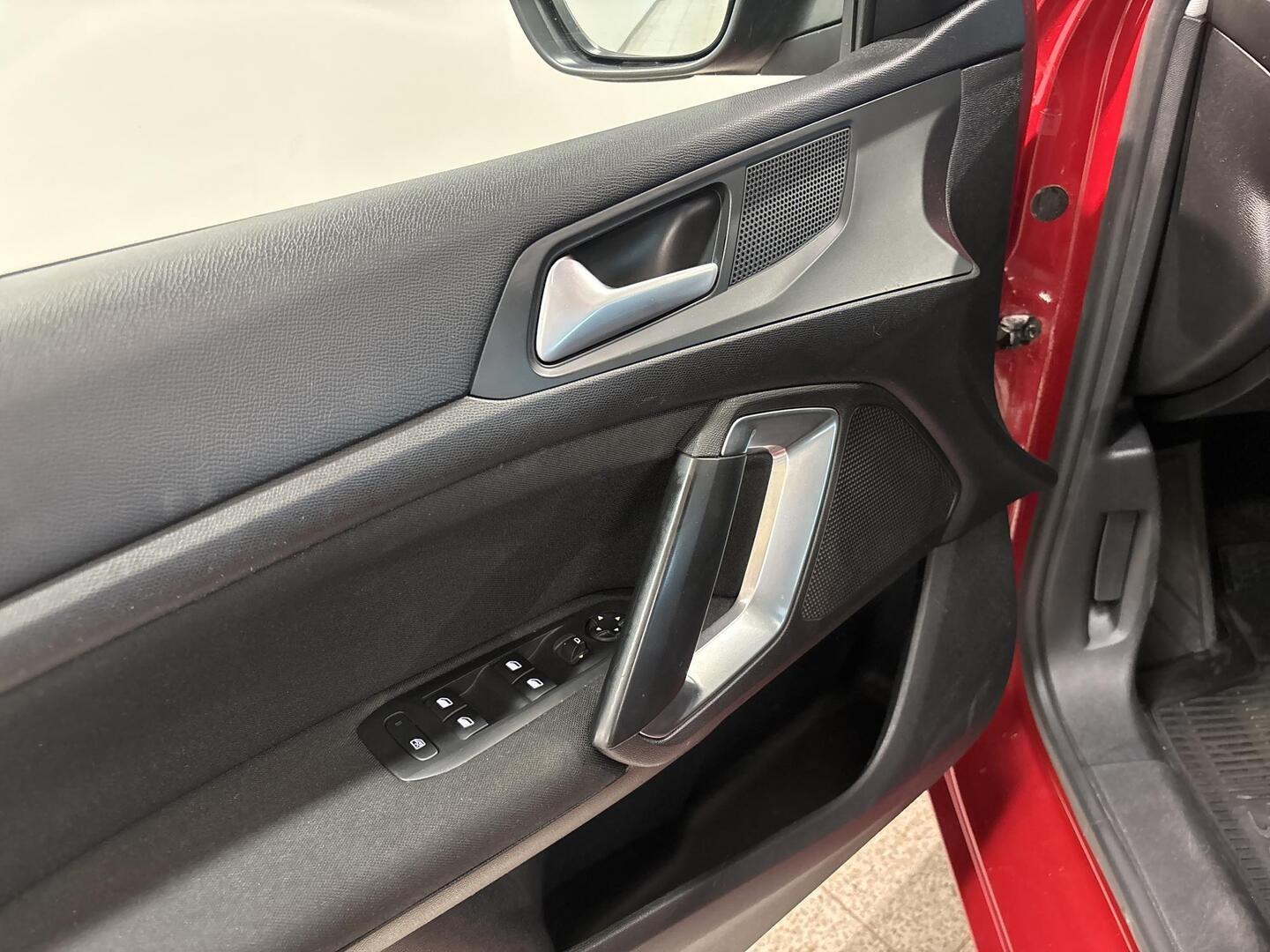 PEUGEOT 308 2015