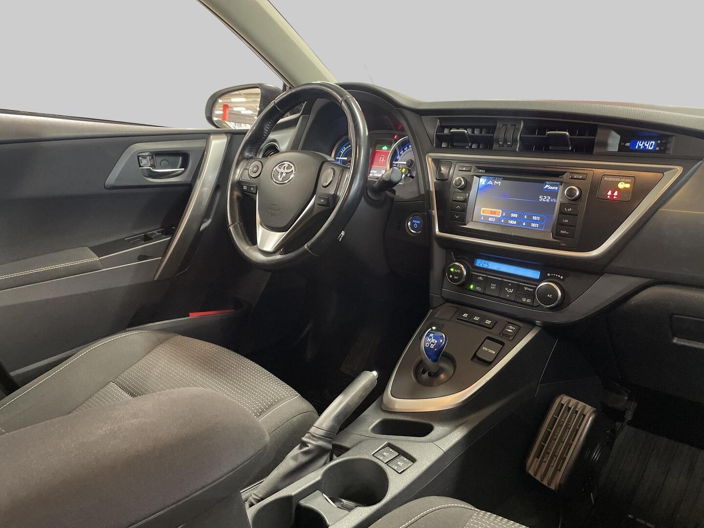 TOYOTA Auris 2014