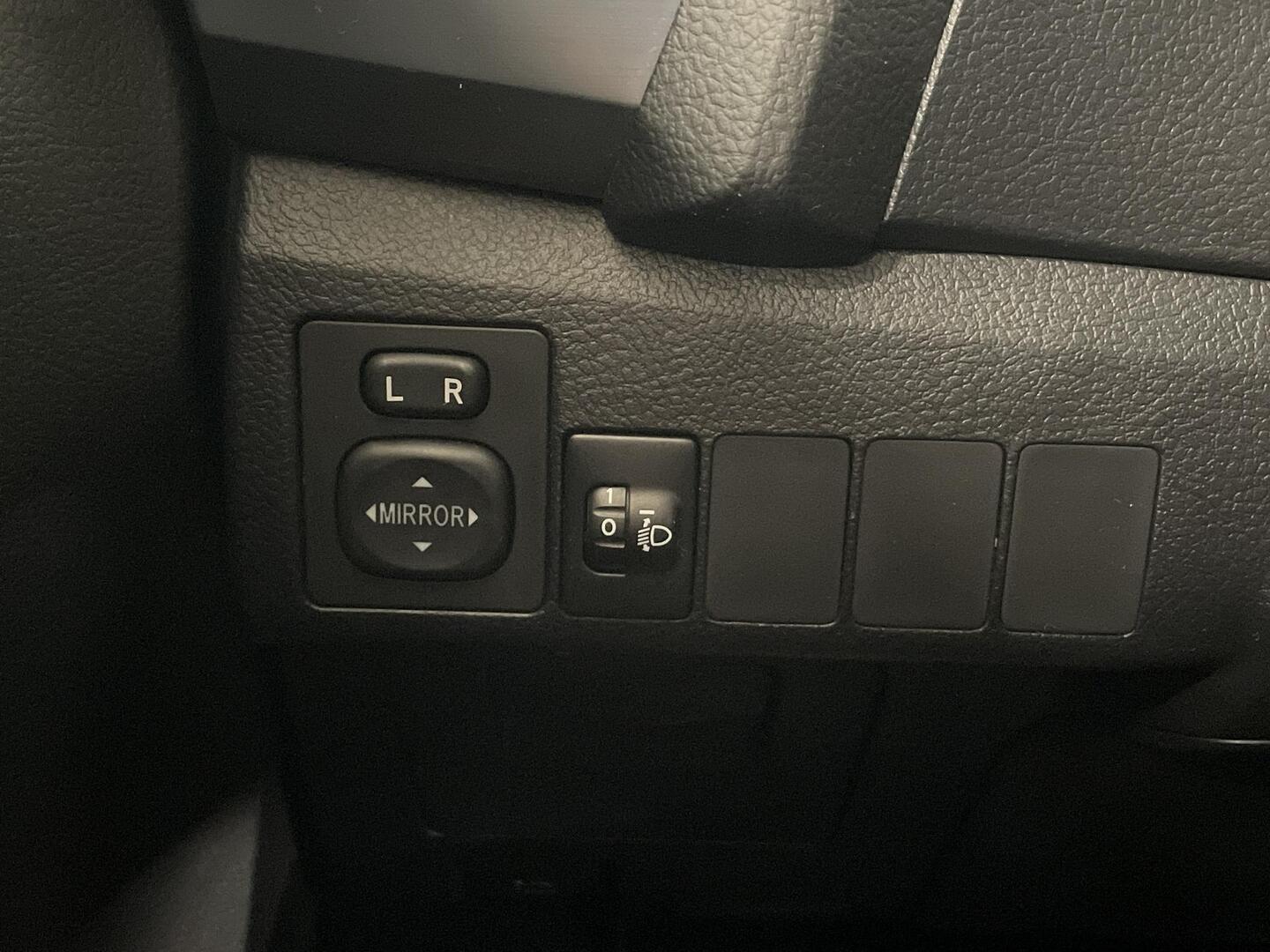 TOYOTA Auris 2014