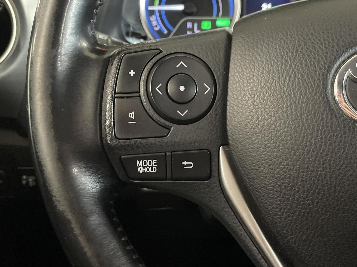 TOYOTA Auris 2014