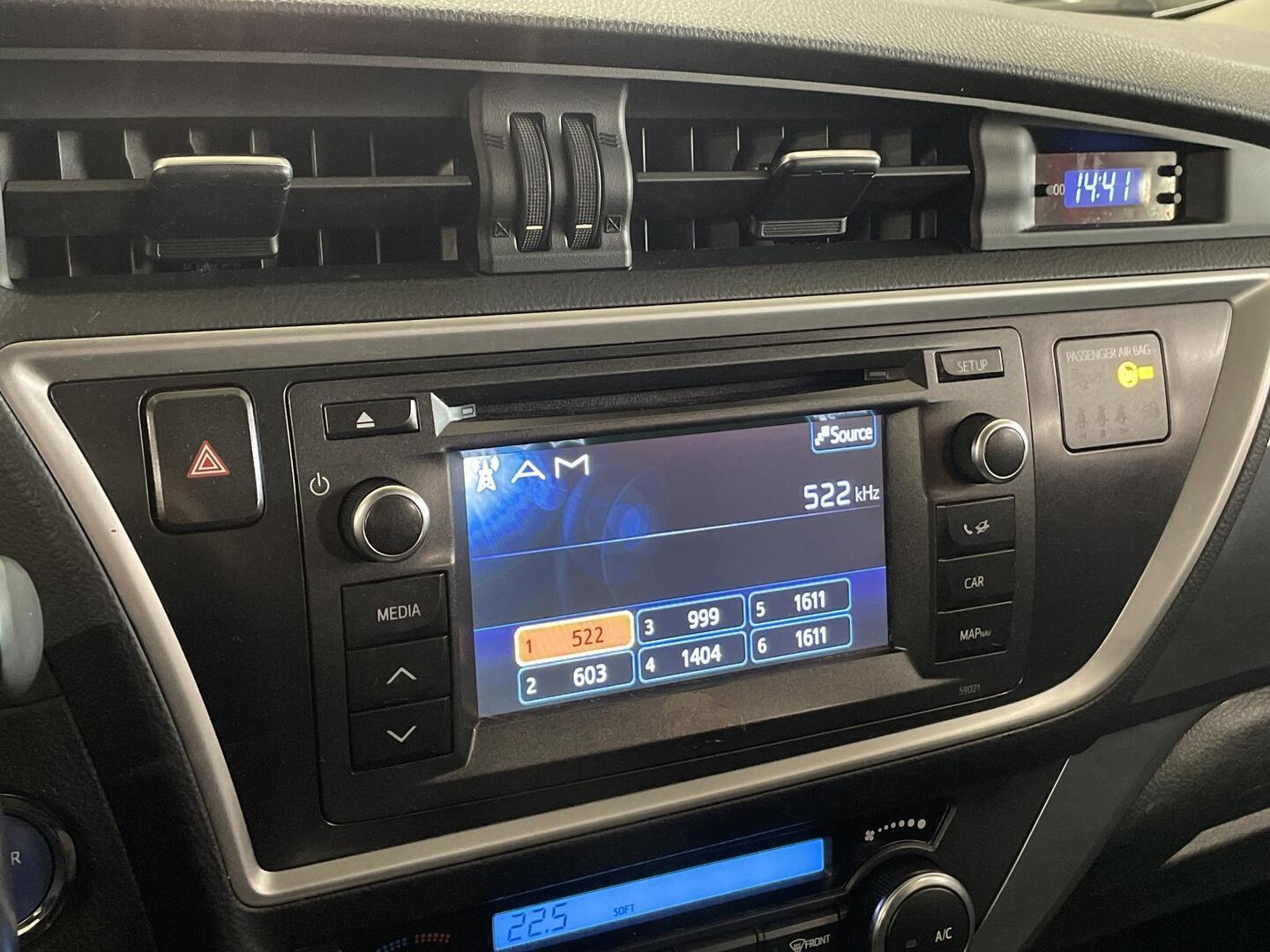 TOYOTA Auris 2014