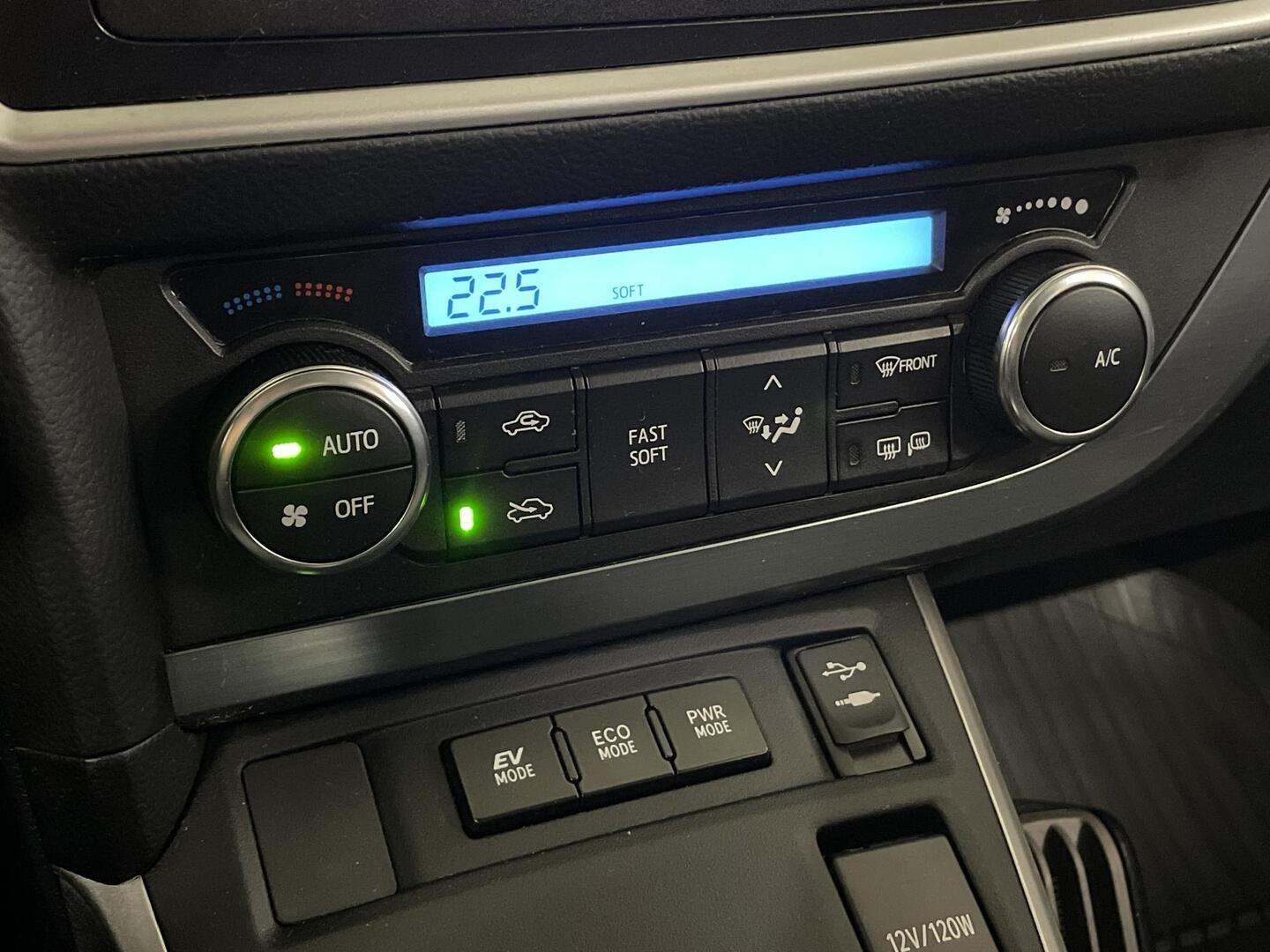 TOYOTA Auris 2014