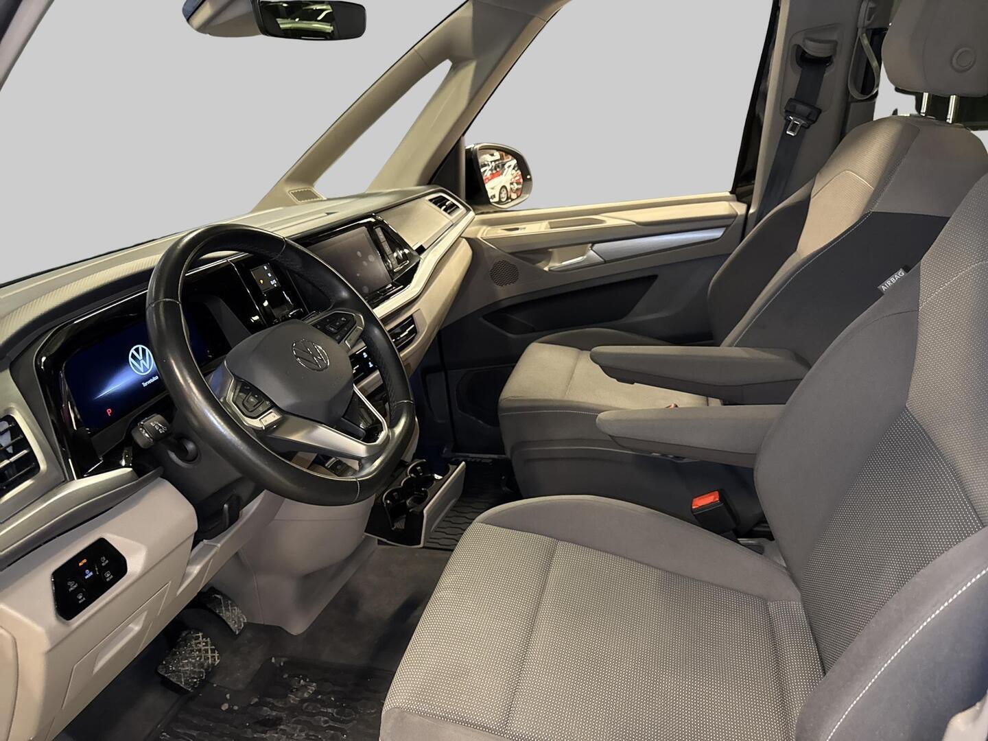 VOLKSWAGEN Multivan 2022