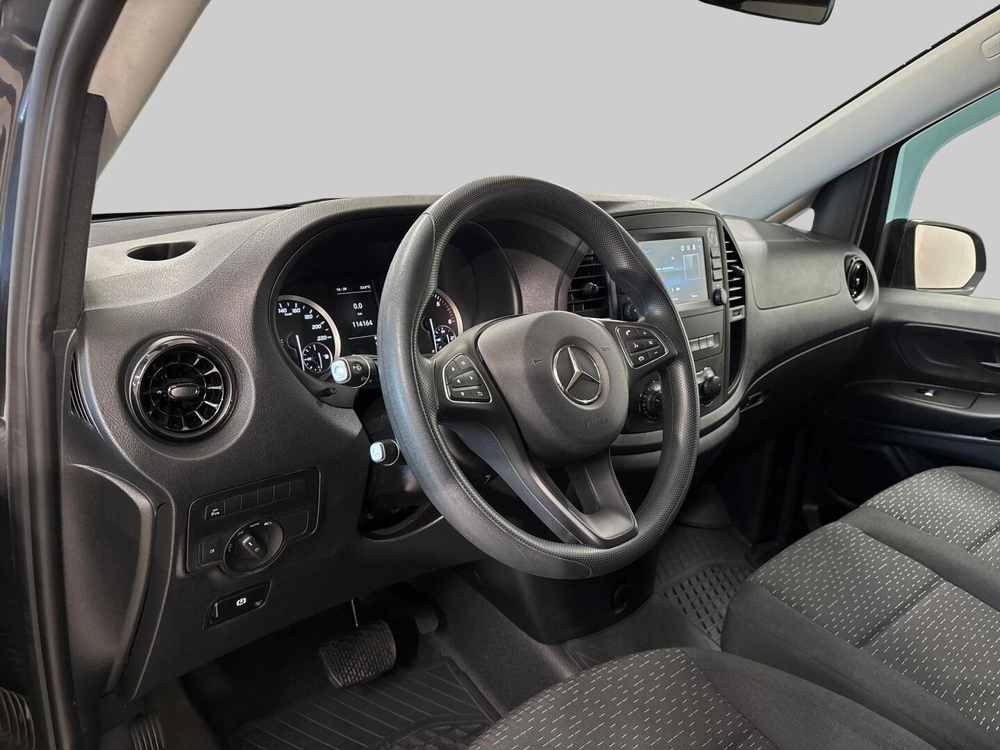 MERCEDES-BENZ Vito 2022