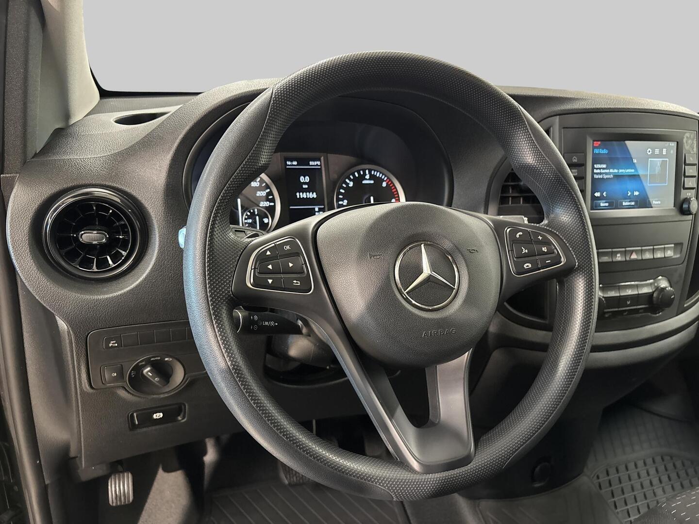 MERCEDES-BENZ Vito 2022