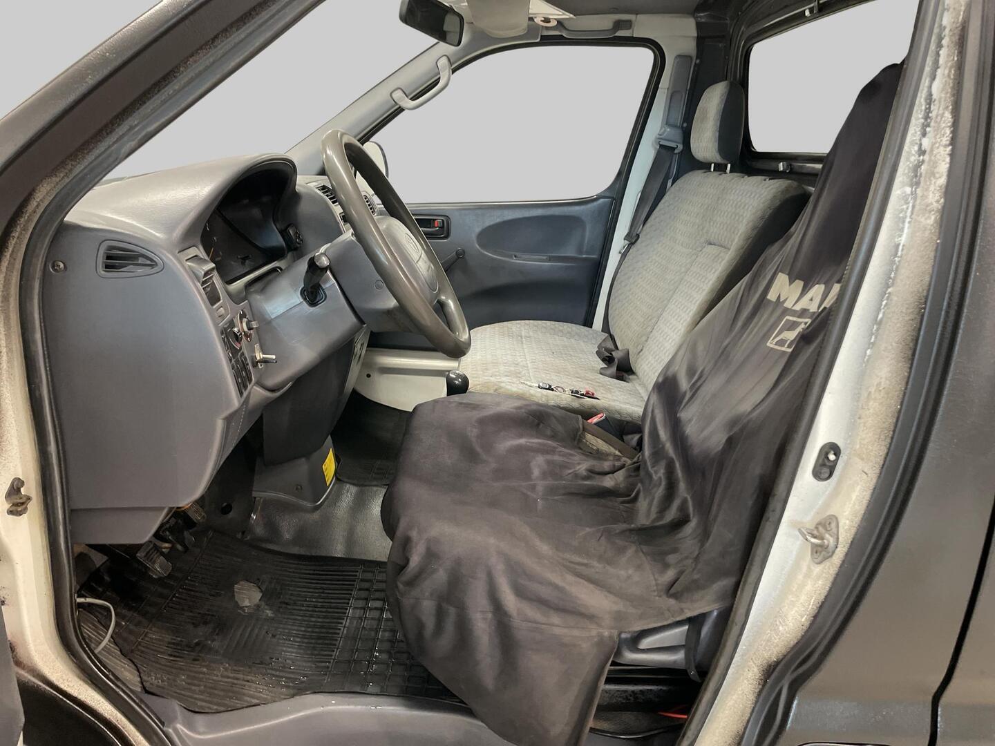 TOYOTA Hiace 2001