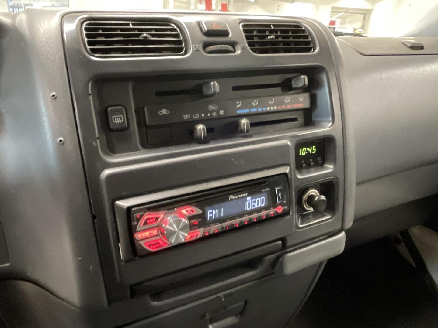 TOYOTA Hiace 2001