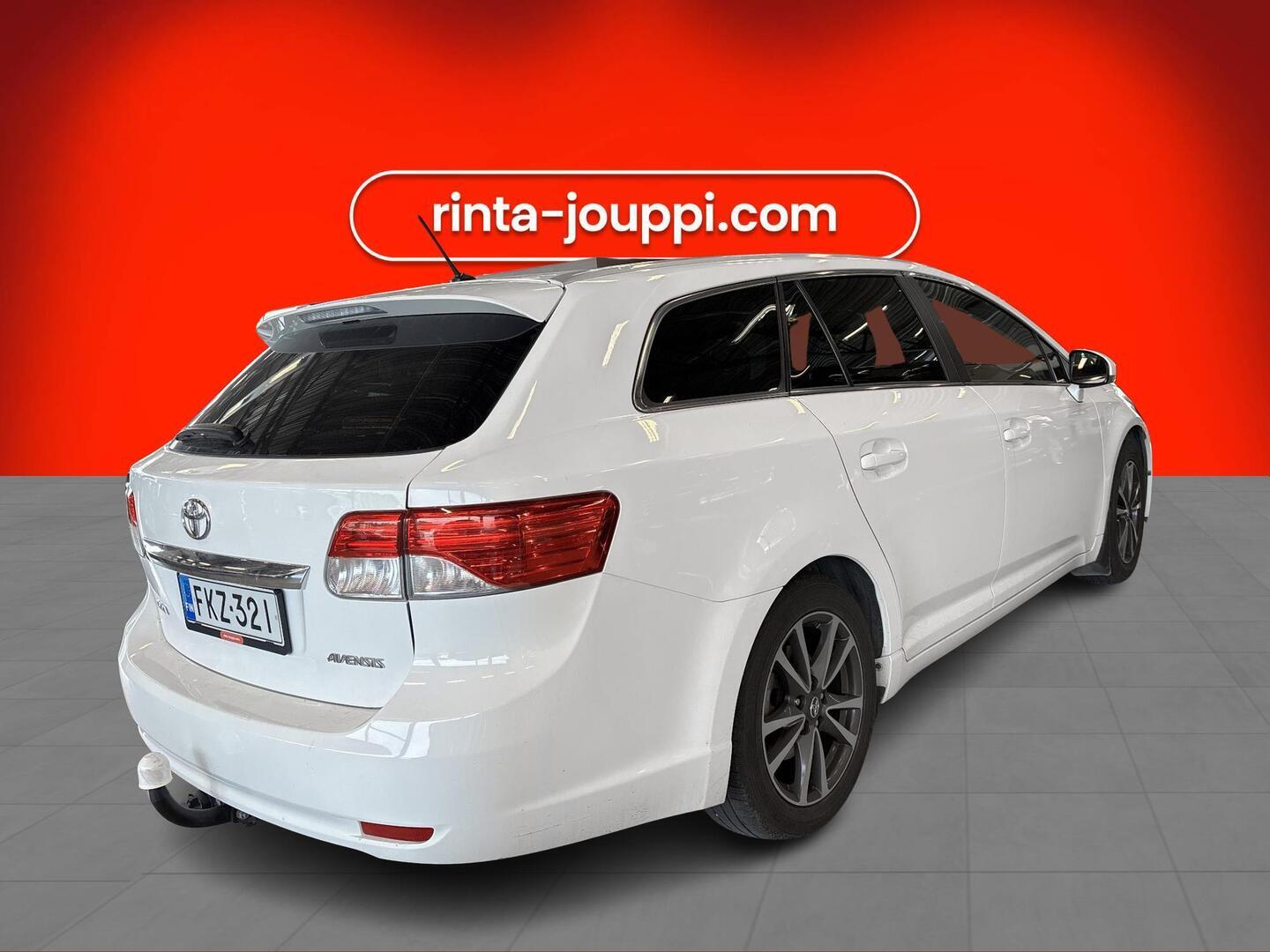 TOYOTA Avensis 2013