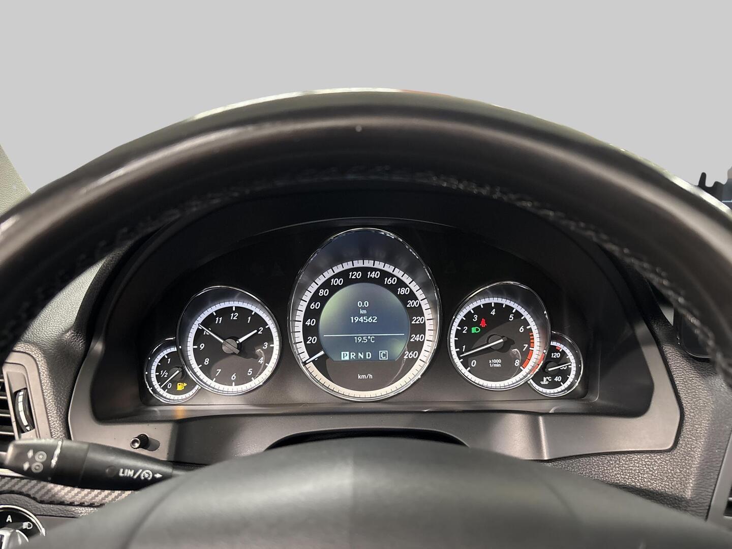 MERCEDES-BENZ E 2010