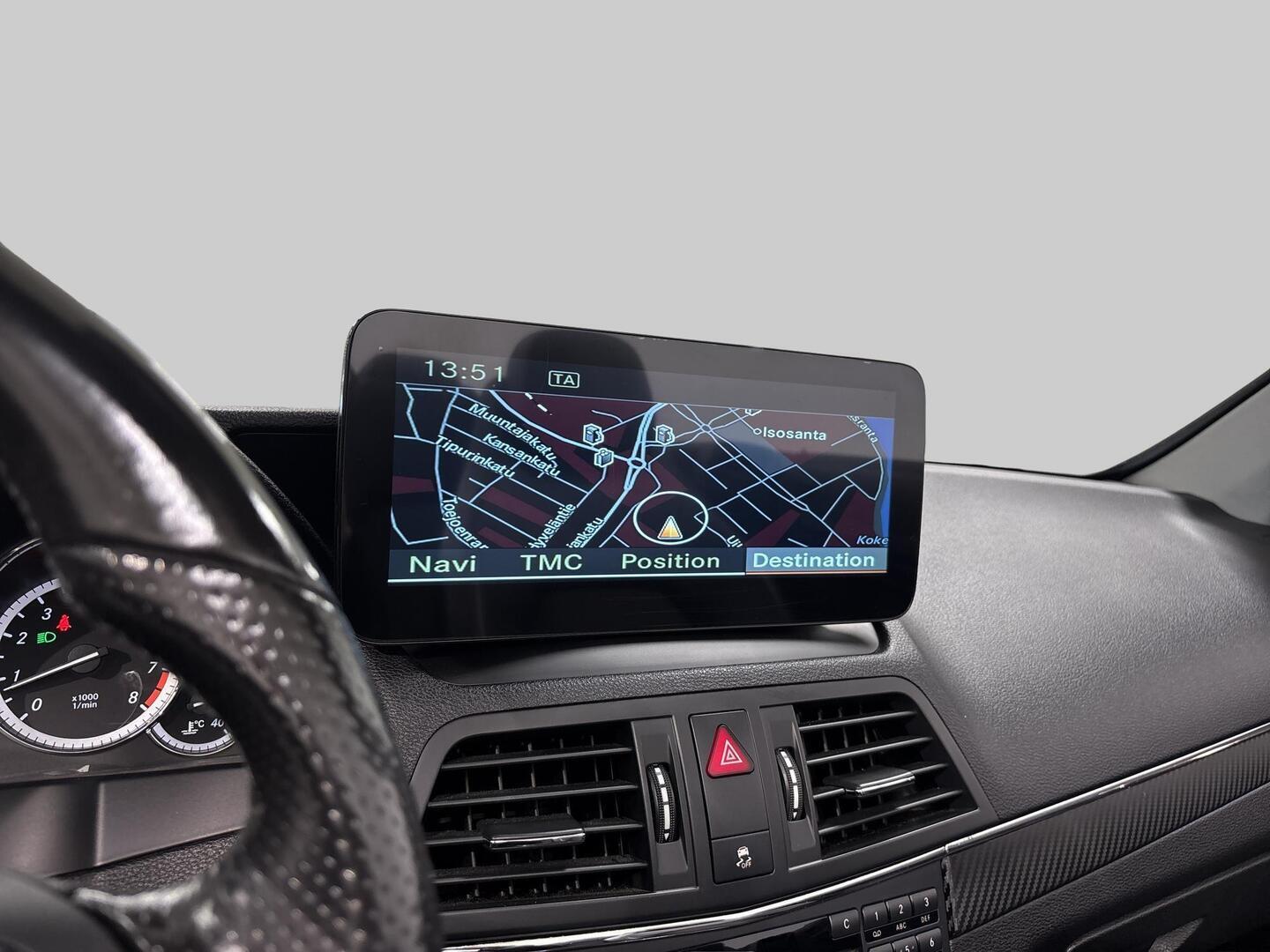 MERCEDES-BENZ E 2010