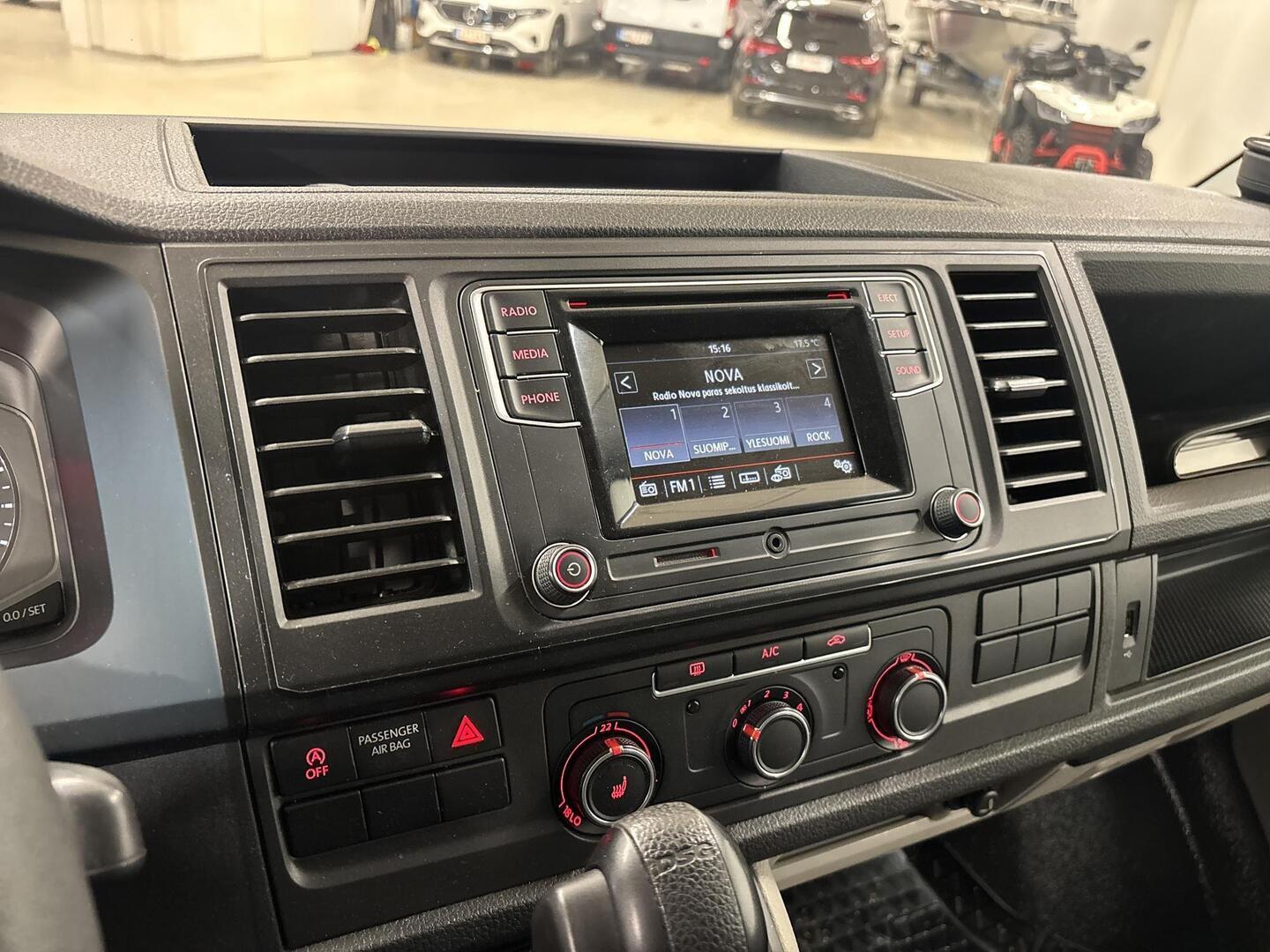 VOLKSWAGEN Transporter 2017