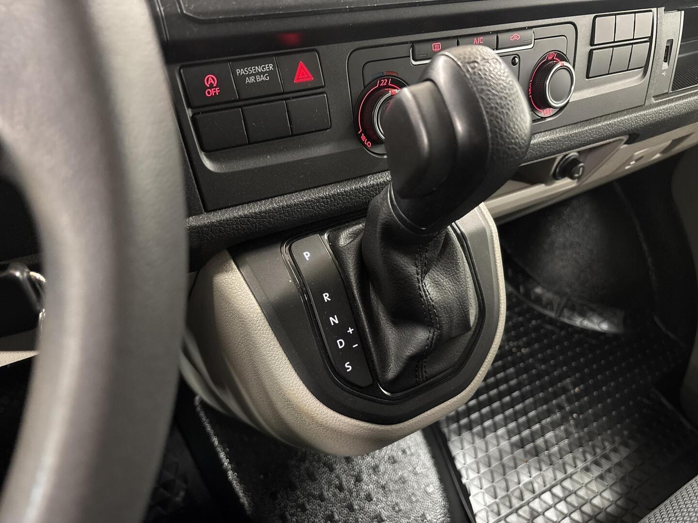 VOLKSWAGEN Transporter 2017