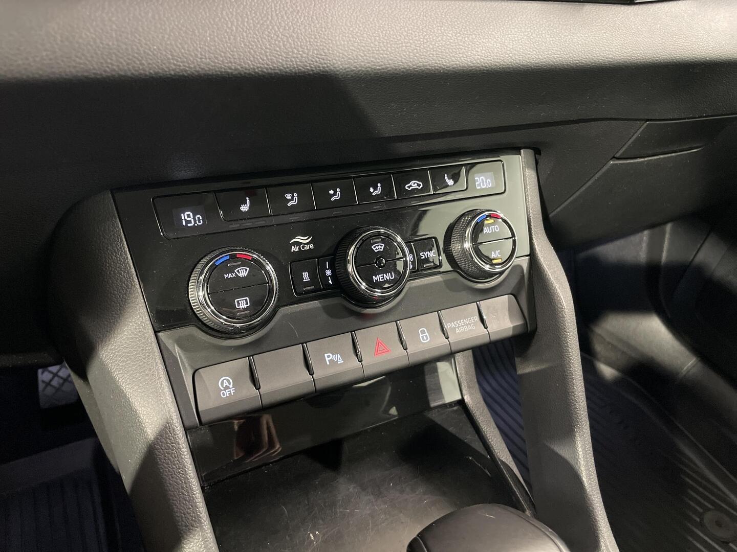 SKODA Karoq 2021