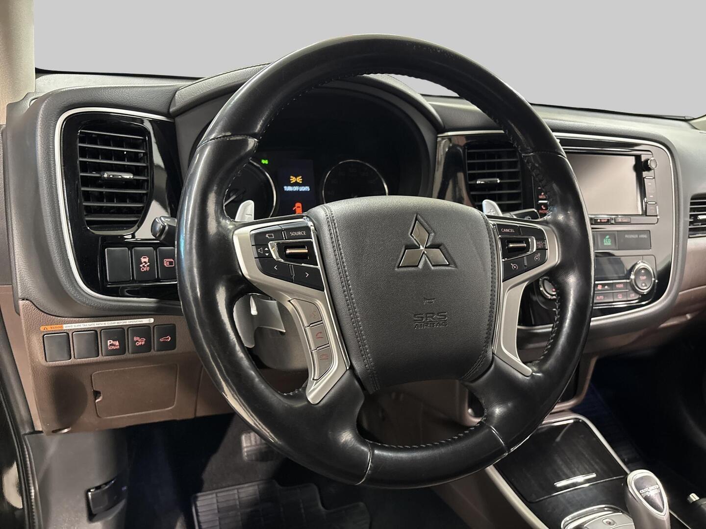 MITSUBISHI OUTLANDER PHEV 2016