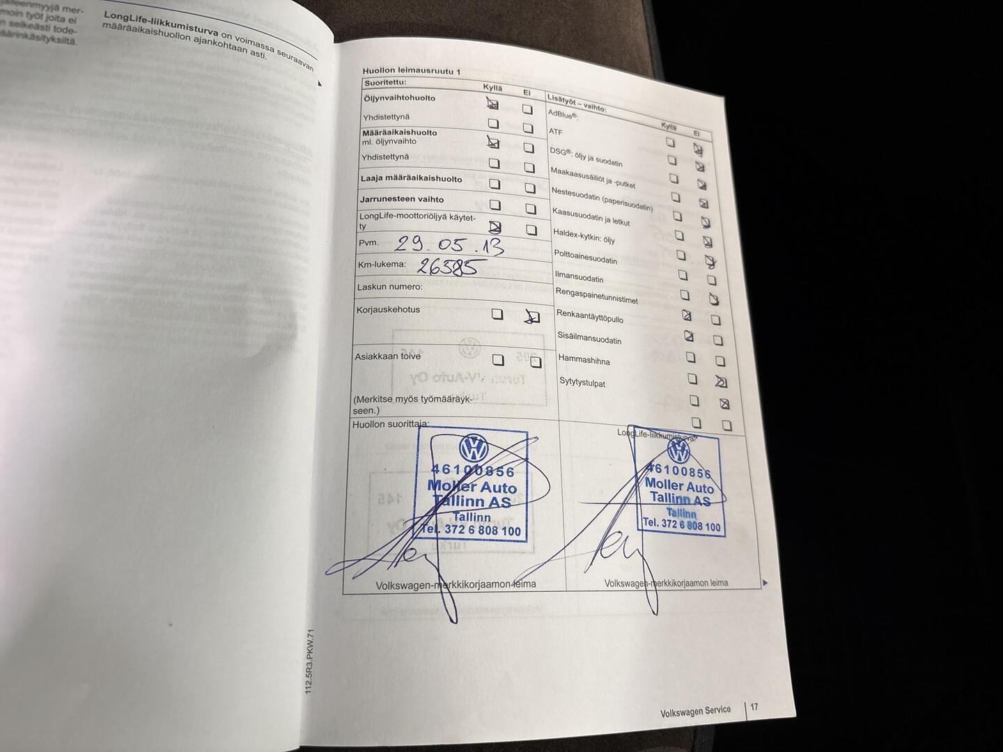 VOLKSWAGEN Touran 2011