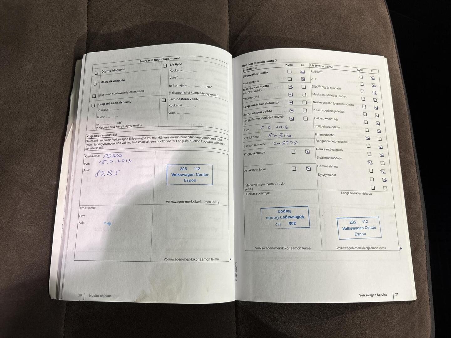 VOLKSWAGEN Touran 2011